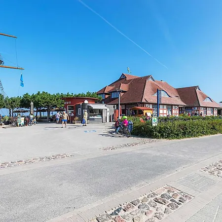 Bina An Der Seebruecke Zingst